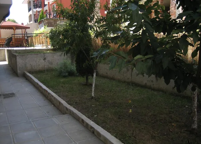 Lazur By The Sea Апартаменты Равда