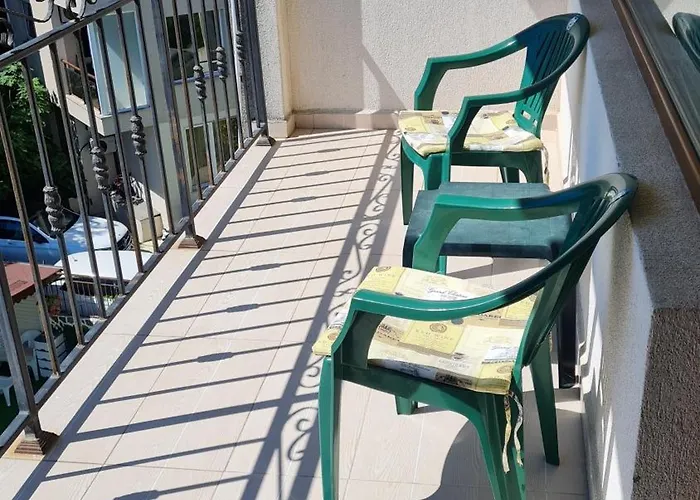 Апартаменты Lazur By The Sea