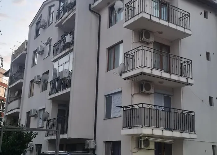 Lazur By The Sea Апартаменты *